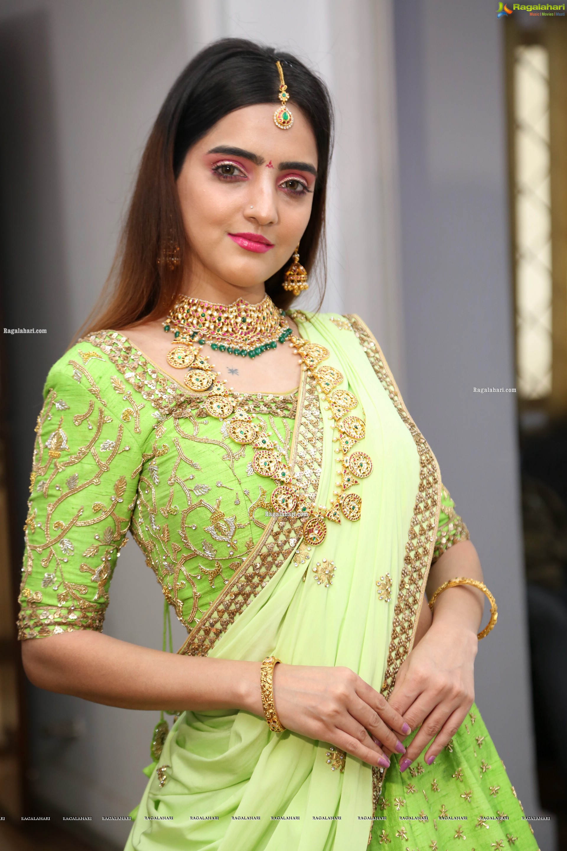 Pooja Thakur at Hi Life Exhibition Curtain Raiser, HD Photo Gallery