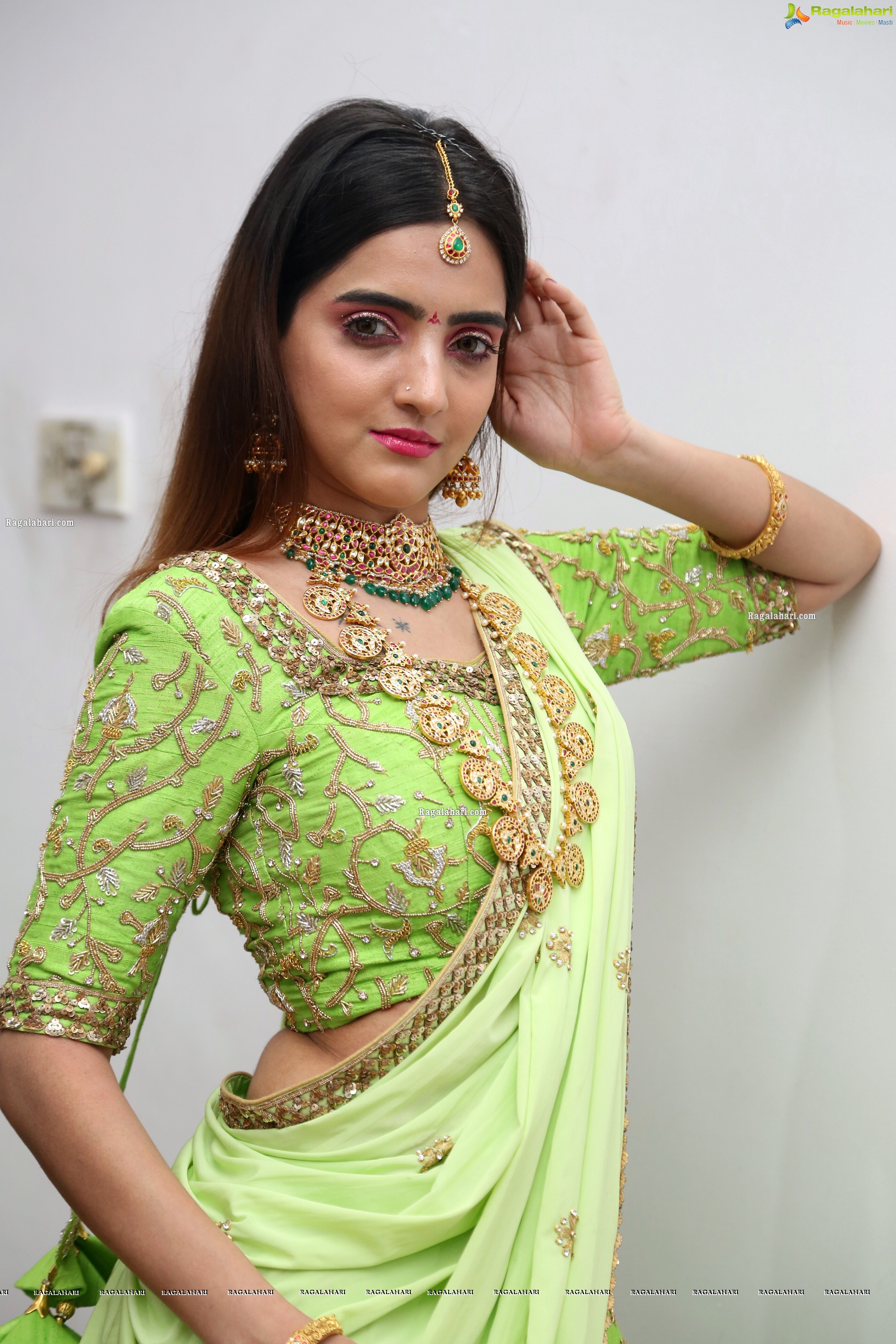 Pooja Thakur at Hi Life Exhibition Curtain Raiser, HD Photo Gallery