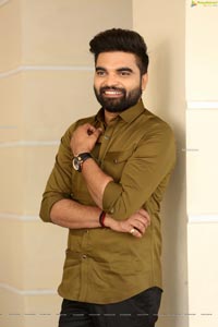 Pradeep Machiraju at 30 Rojullo Preminchadam Ela Interview