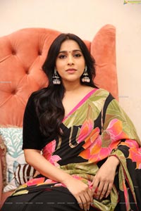 Rashmi Gautam at Thread and Fabric Designer Studio Launch