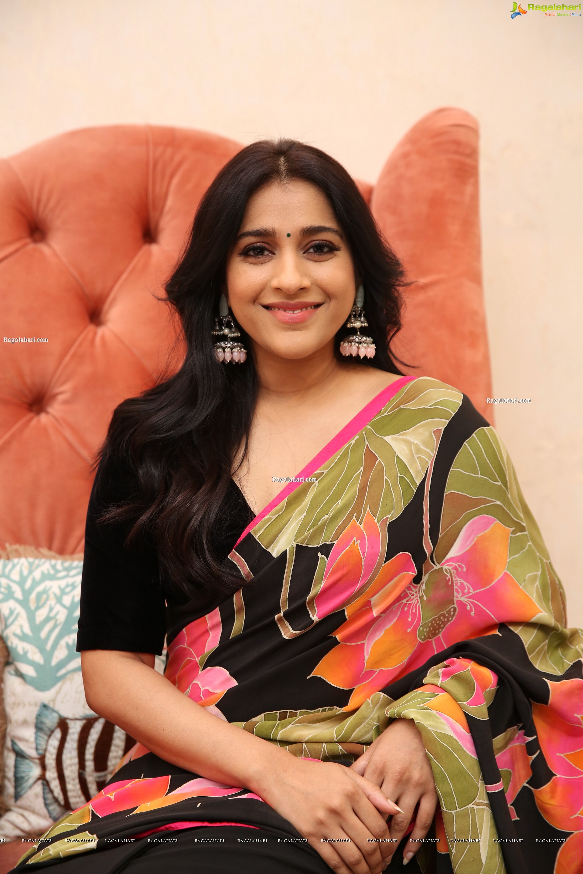 Rashmi Gautam at Thread and Fabric Designer Studio Launch, HD Photo Gallery