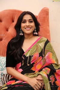 Rashmi Gautam at Thread and Fabric Designer Studio Launch