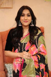 Rashmi Gautam at Thread and Fabric Designer Studio Launch