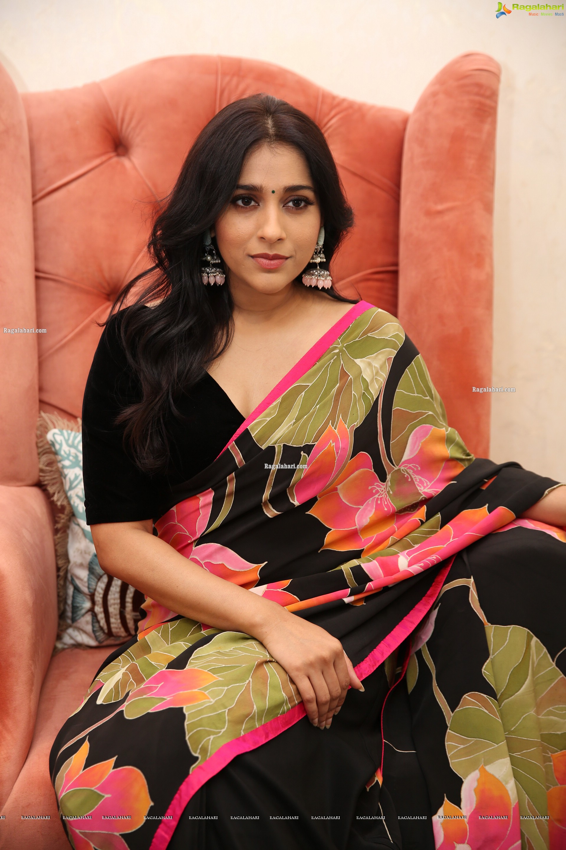 Rashmi Gautam at Thread and Fabric Designer Studio Launch, HD Photo Gallery