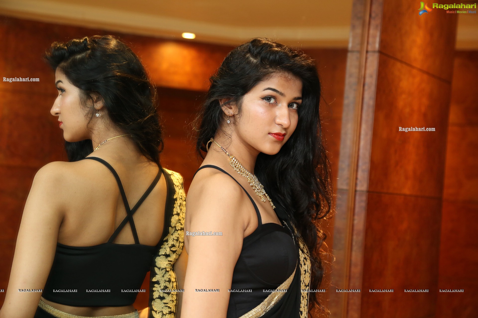 Riya Singh at D'sire Designer Exhibition, HD Photo Gallery