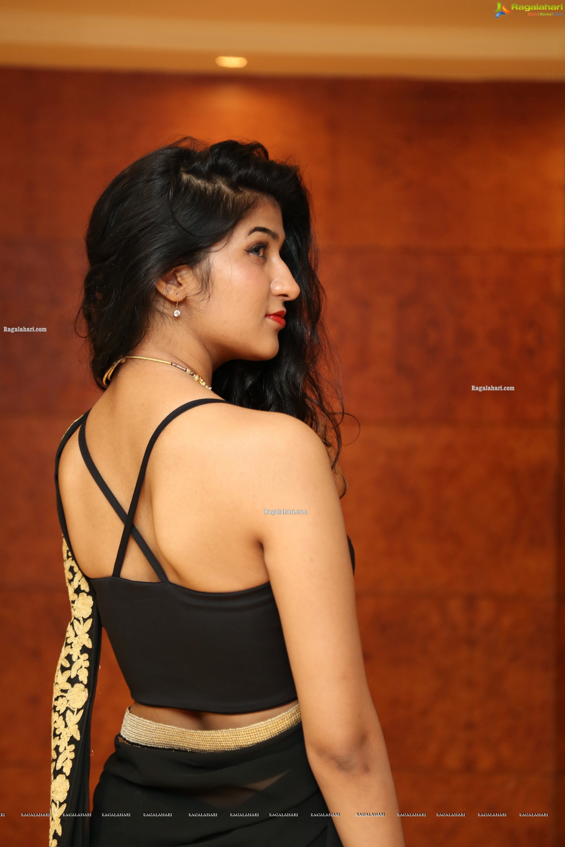 Riya Singh at D'sire Designer Exhibition, HD Photo Gallery