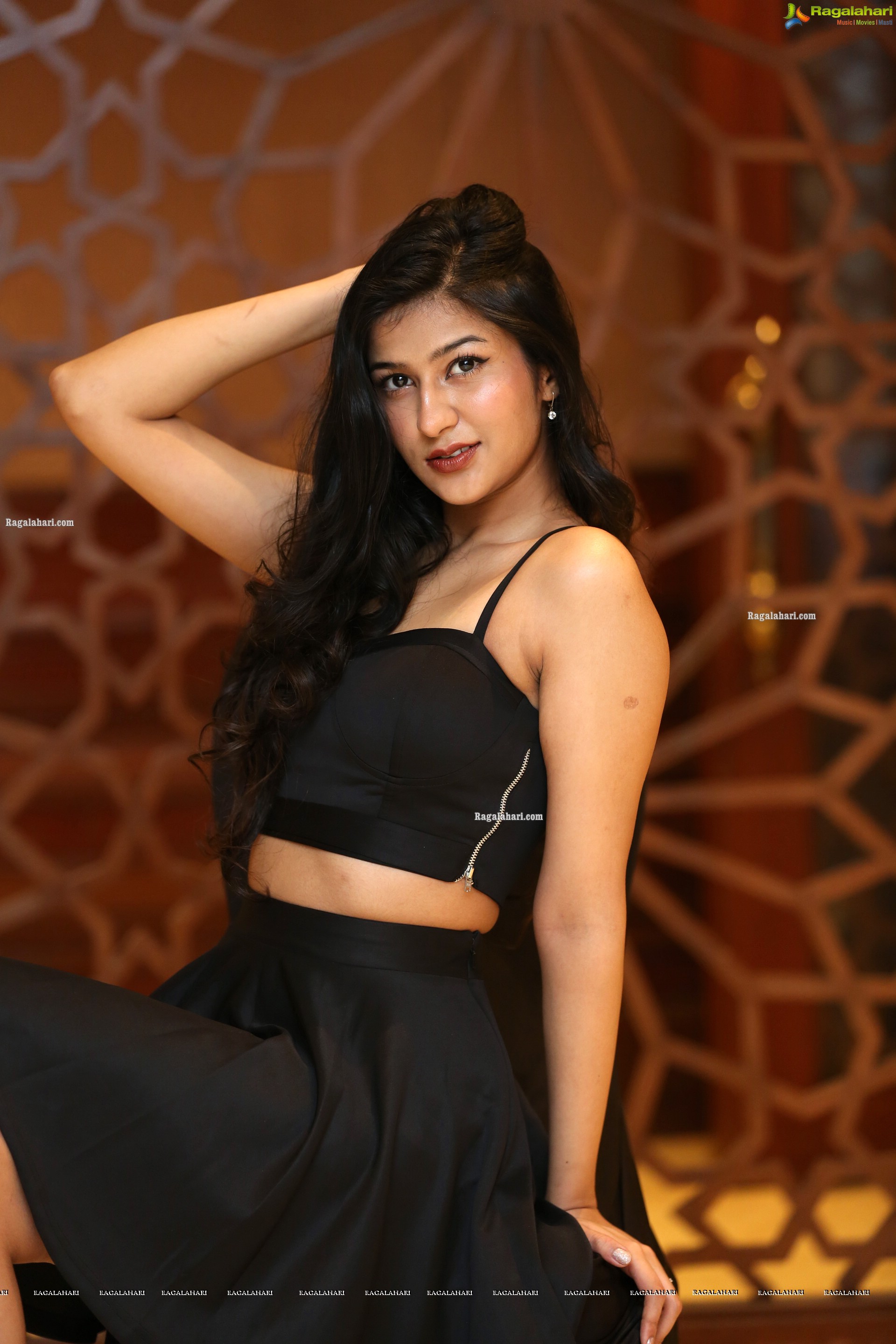 Riya Singh at Sutraa Fashion & Lifestyle Exhibition Festive Special, HD Photo Gallery