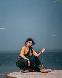 Sasha Singh in Village Belle Look in Green Saree