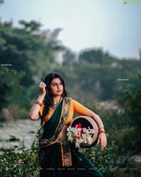 Sasha Singh in Village Belle Look in Green Saree