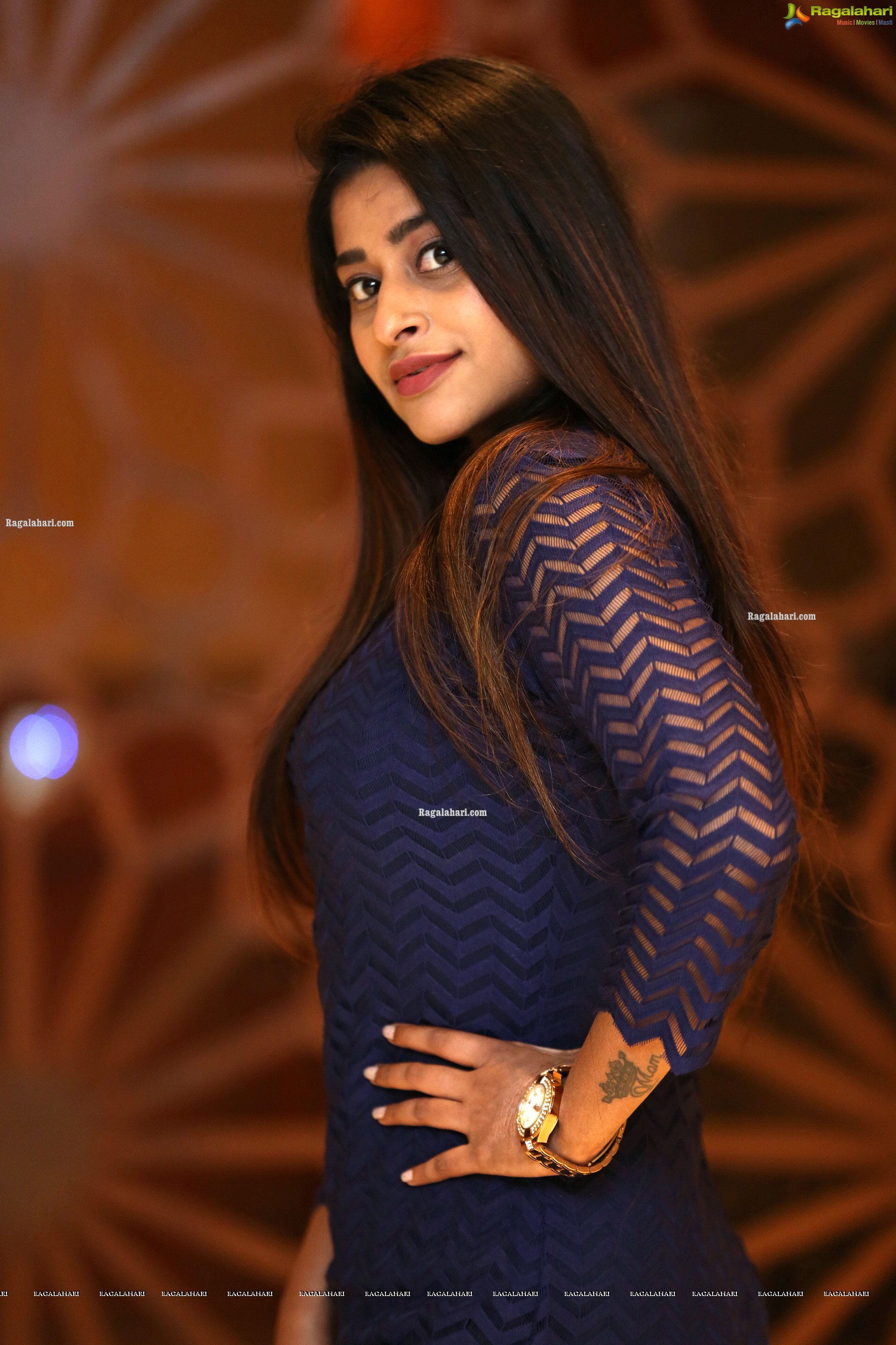 Shravani Varma at Sutraa Fashion & Lifestyle Exhibition Festive Special, HD Photo Gallery