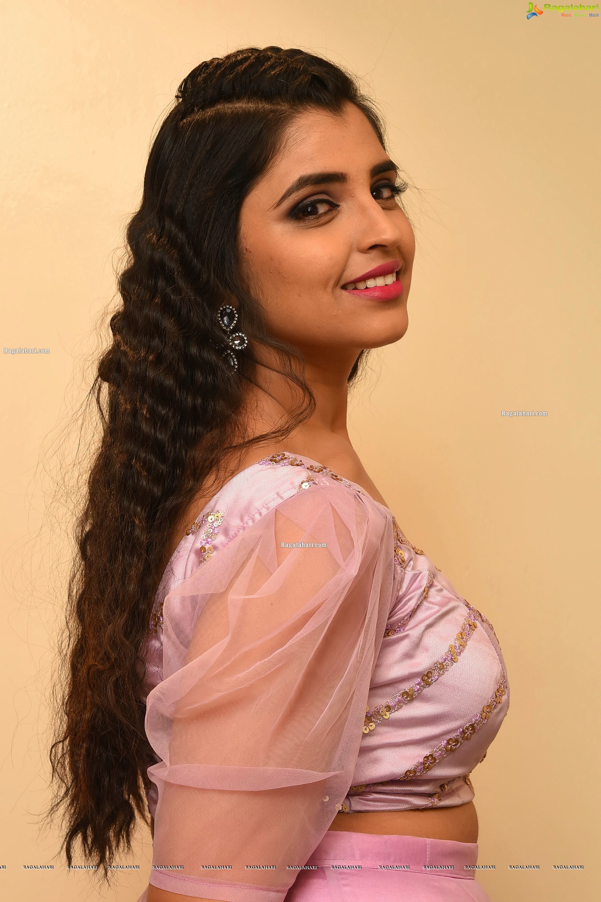 Shyamala at Bangaru Bullodu Pre-Release Event, HD Photo Gallery