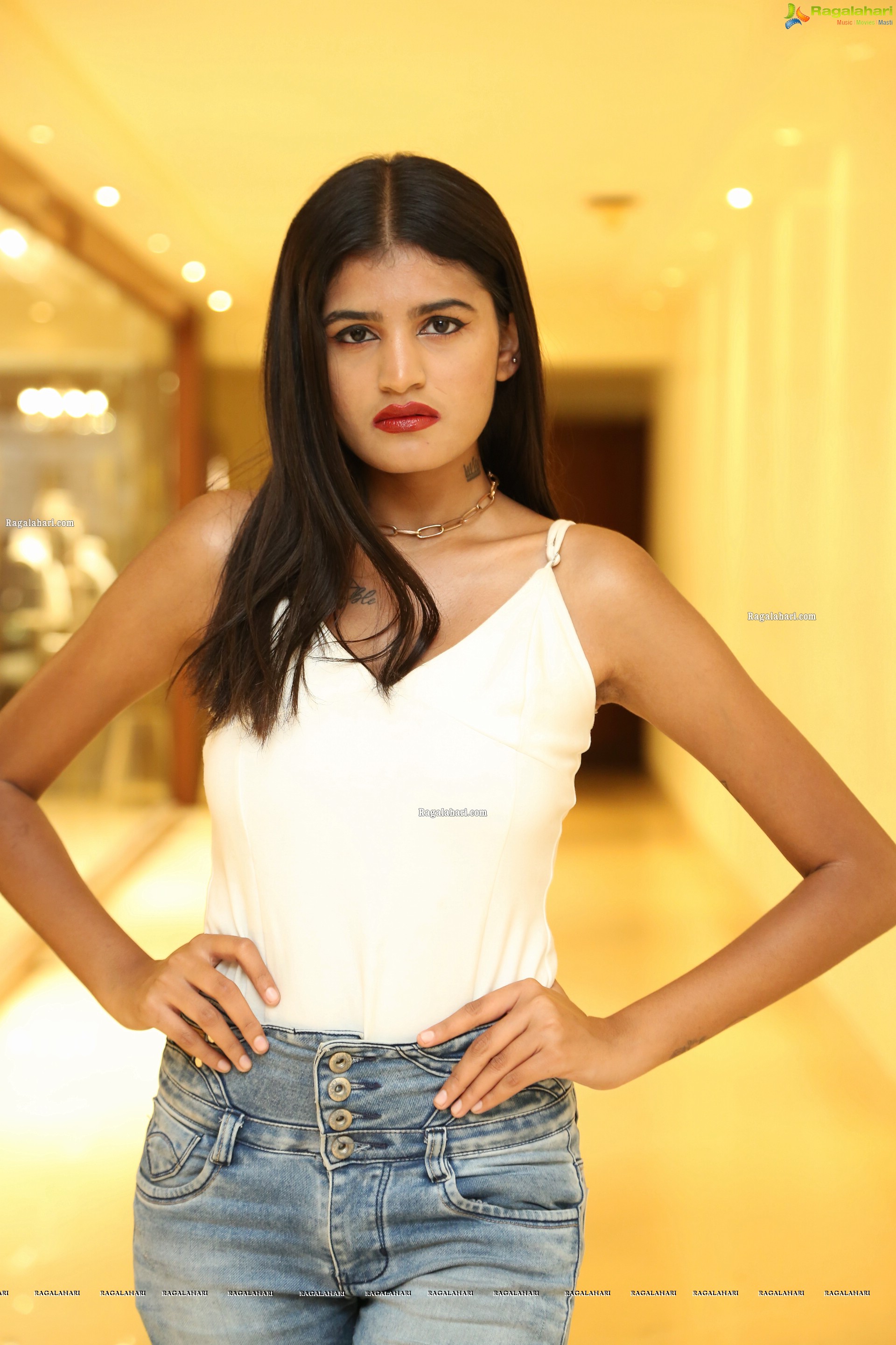 Sindhu Manthri at D'sire Designer Exhibition, HD Photo Gallery