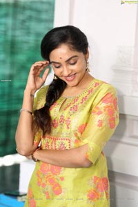 Smruthi Venkat at Naveen Chandra New Film Opening