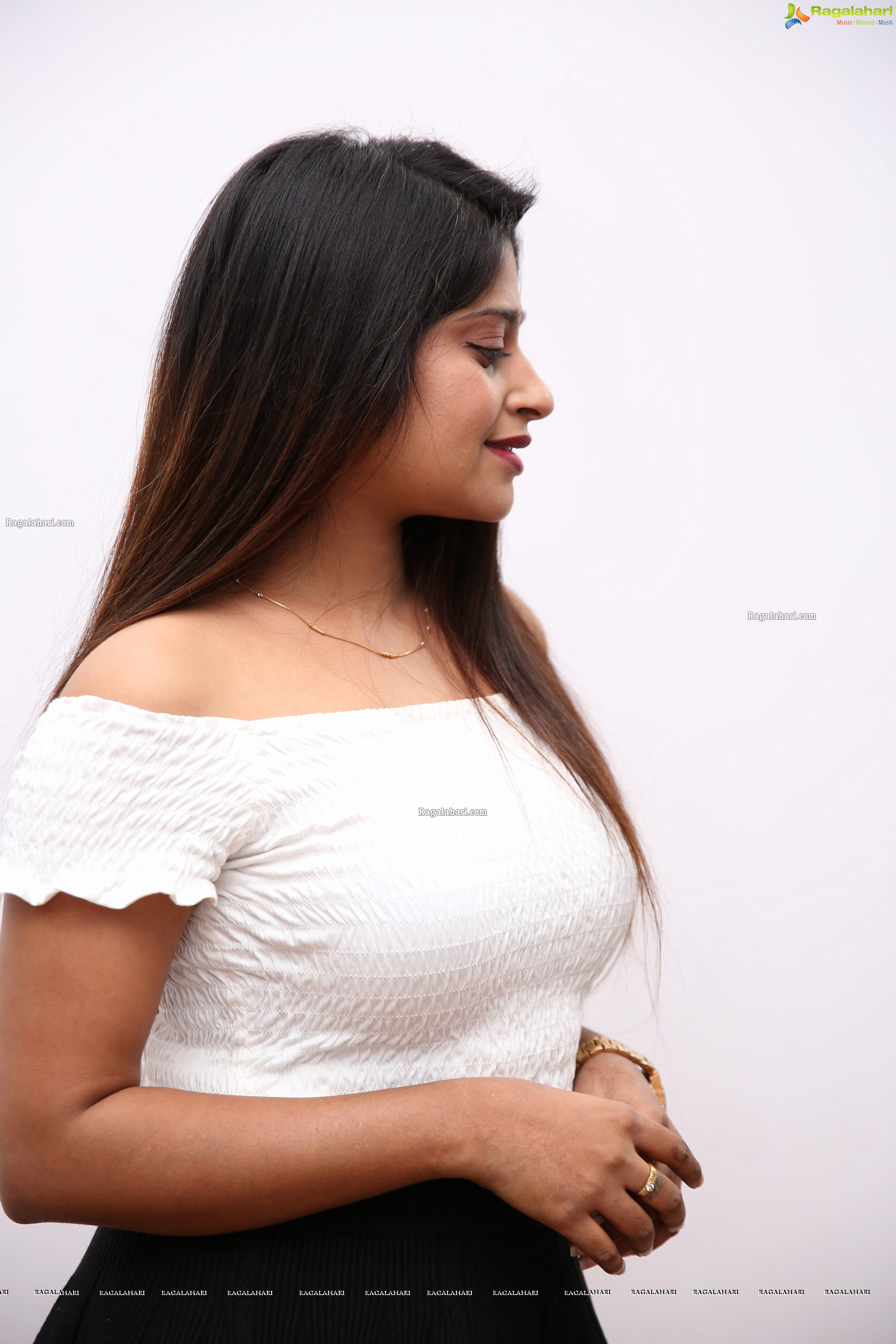 Shravani Varma at Sutraa Fashion Exhibition Curtain Raiser, HD Photo Gallery
