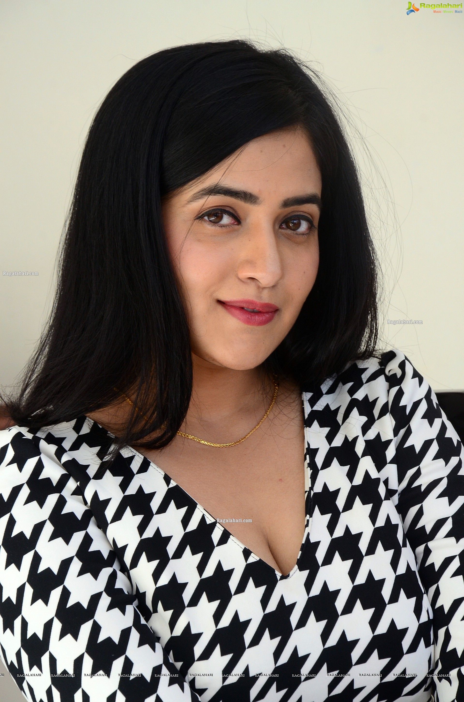 Supyardee Singh at Cheppina Evaru Nammaru Movie Press Meet, HD Photo Gallery