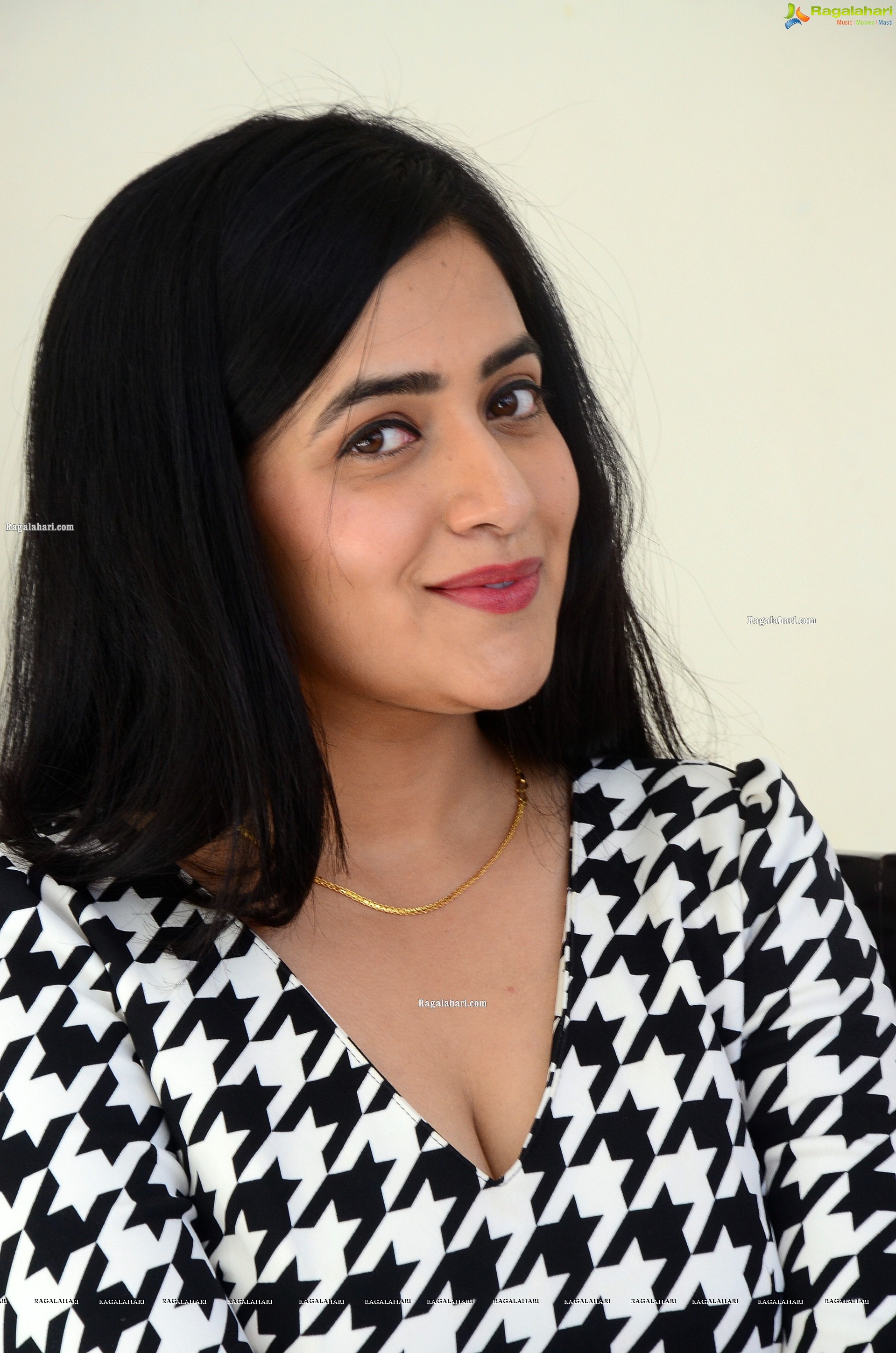 Supyardee Singh at Cheppina Evaru Nammaru Movie Press Meet, HD Photo Gallery