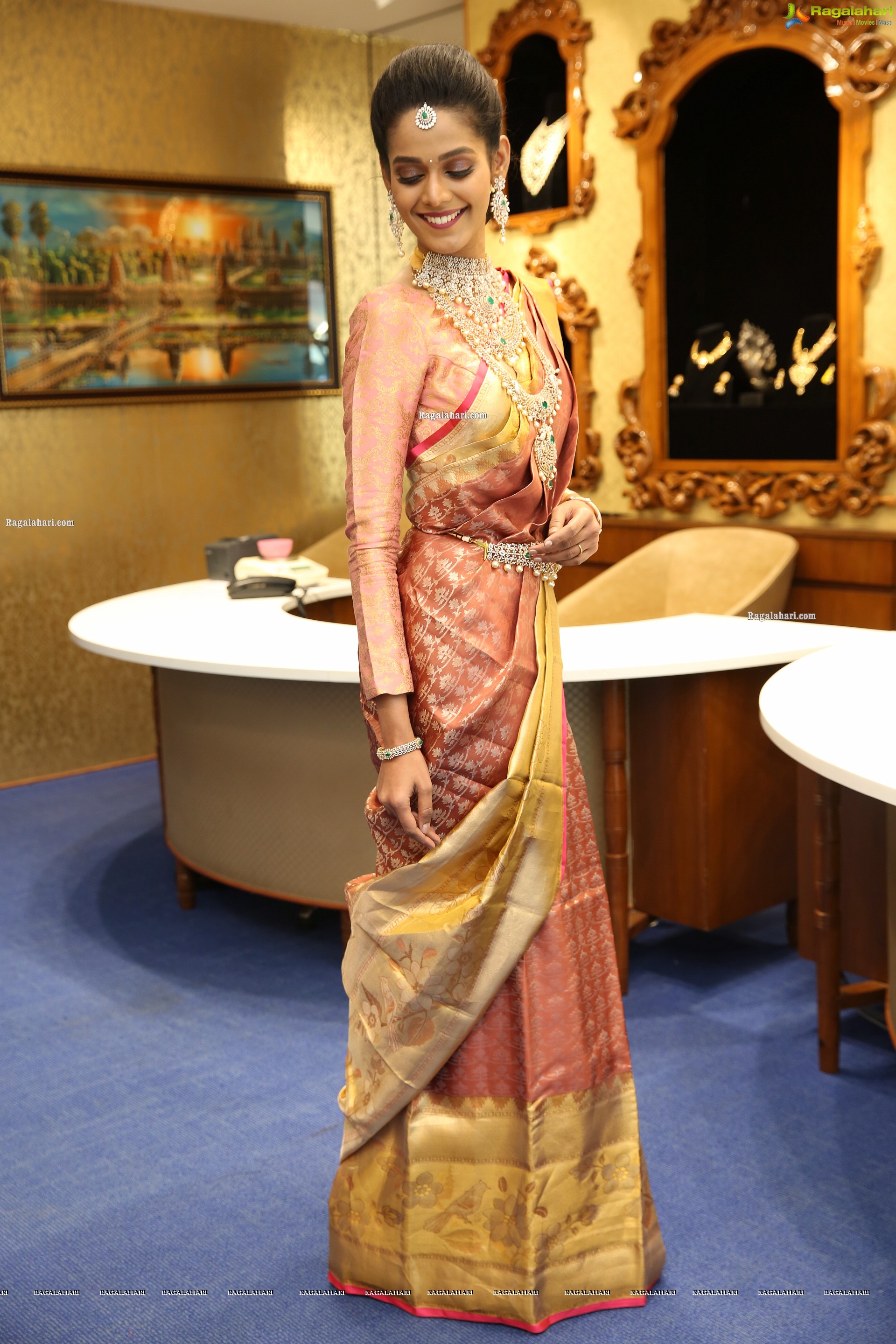 Sushmitha Raj Showcases a Bridal Collection by The Diamond Store by Chandubhai, HD Stills