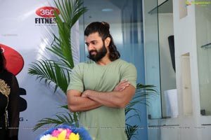 Vijay Deverakonda at 360 Degrees Fitness Website Launch