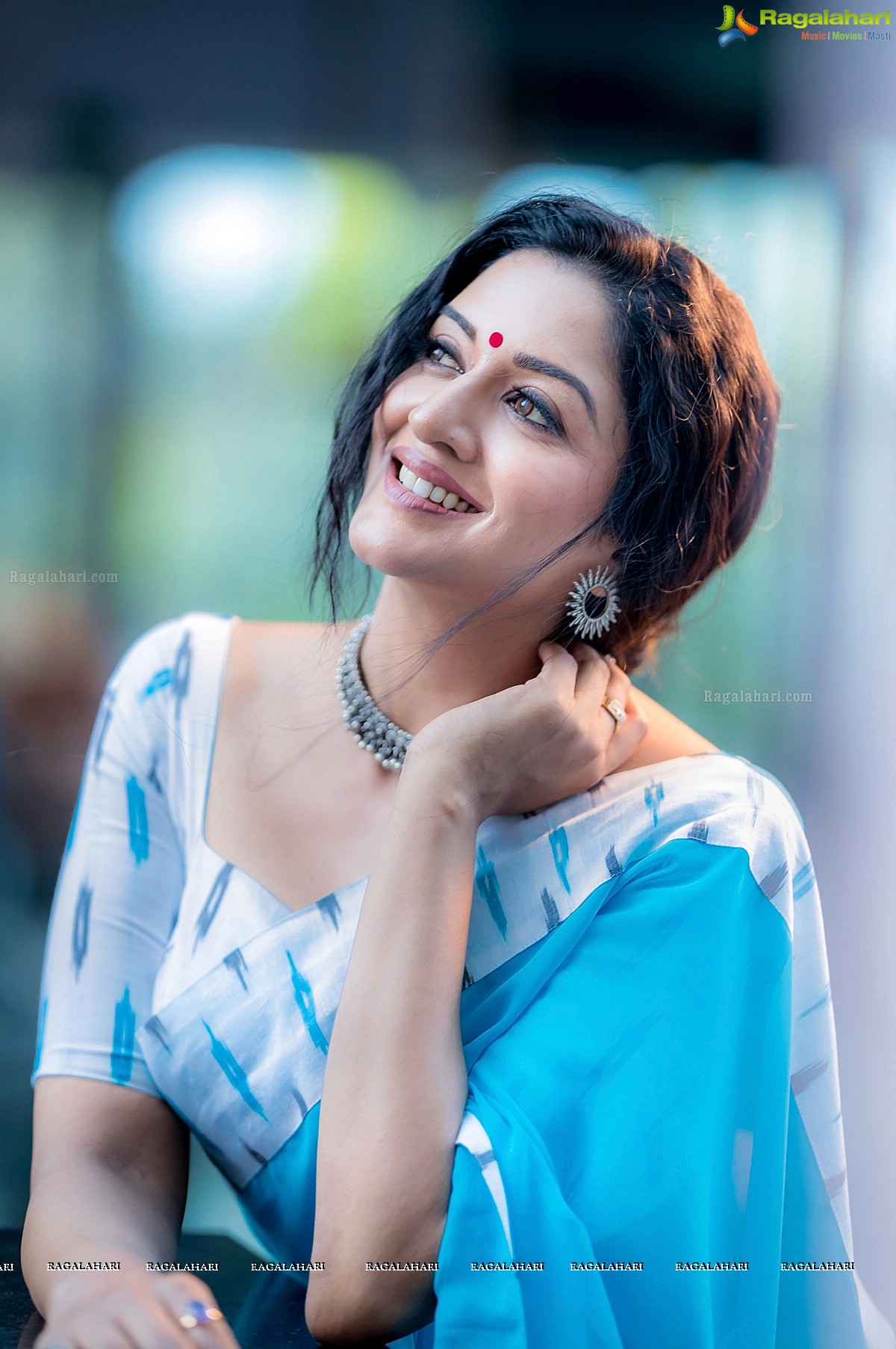 Vimala Raman in Sky Blue Saree, Photo Gallery