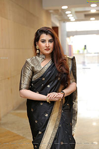 Archana Shastry HD Stills in Black Saree