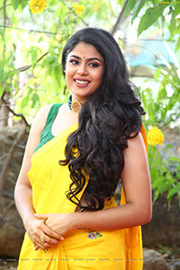 Faria Abdullah at Ravanasura Movie Opening