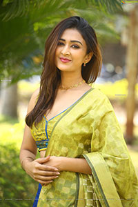 Farnaz Shetty at Induvadana Movie Success Meet