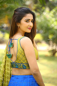 Farnaz Shetty at Induvadana Movie Success Meet