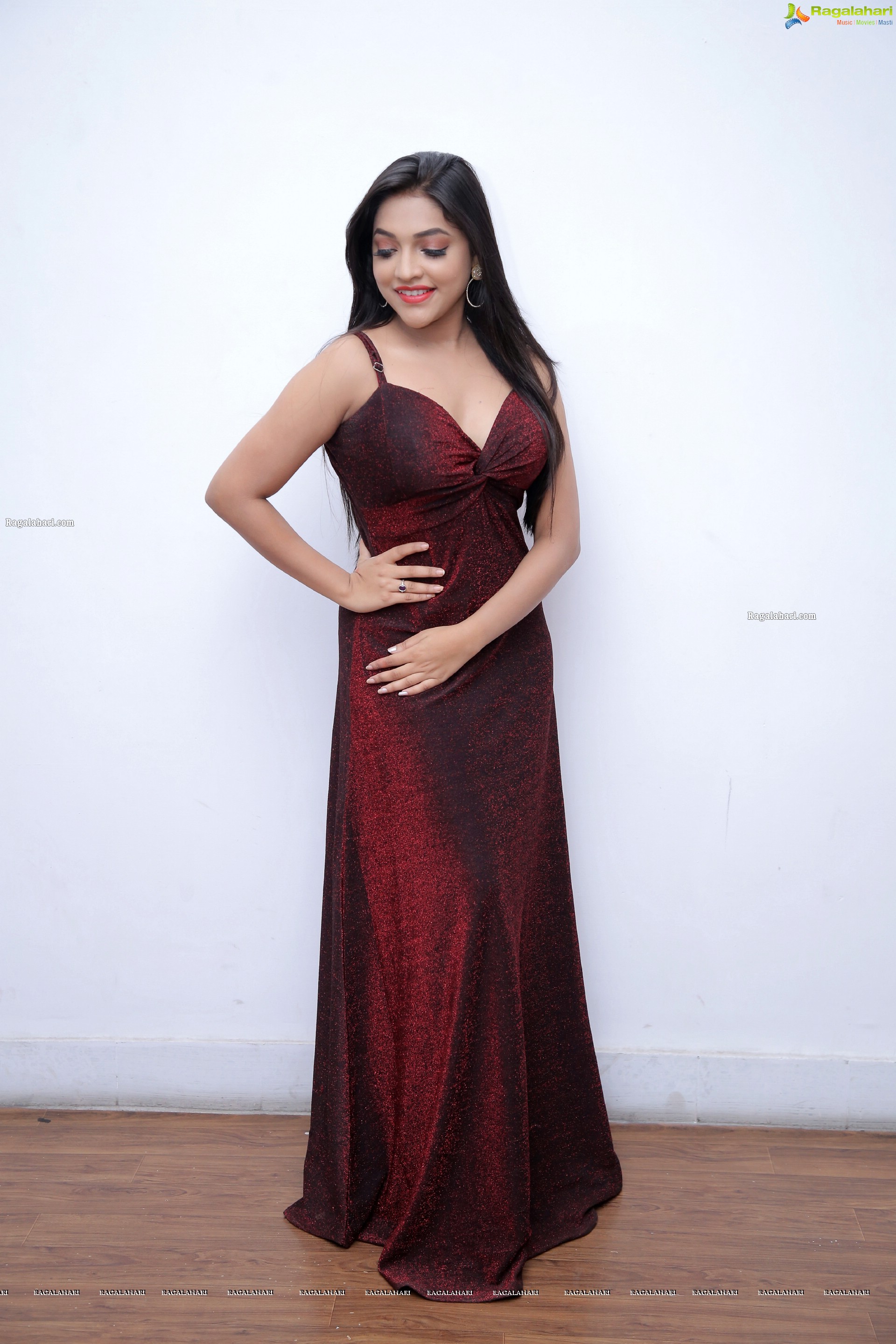 Ishwarya Vullingala at Hi Life Exhibition Curtain Raiser, HD Photo Gallery