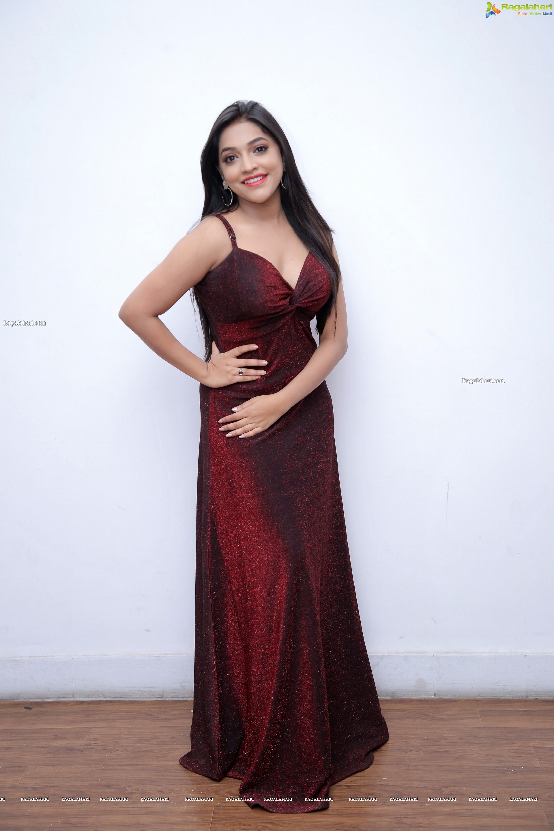 Ishwarya Vullingala at Hi Life Exhibition Curtain Raiser, HD Photo Gallery