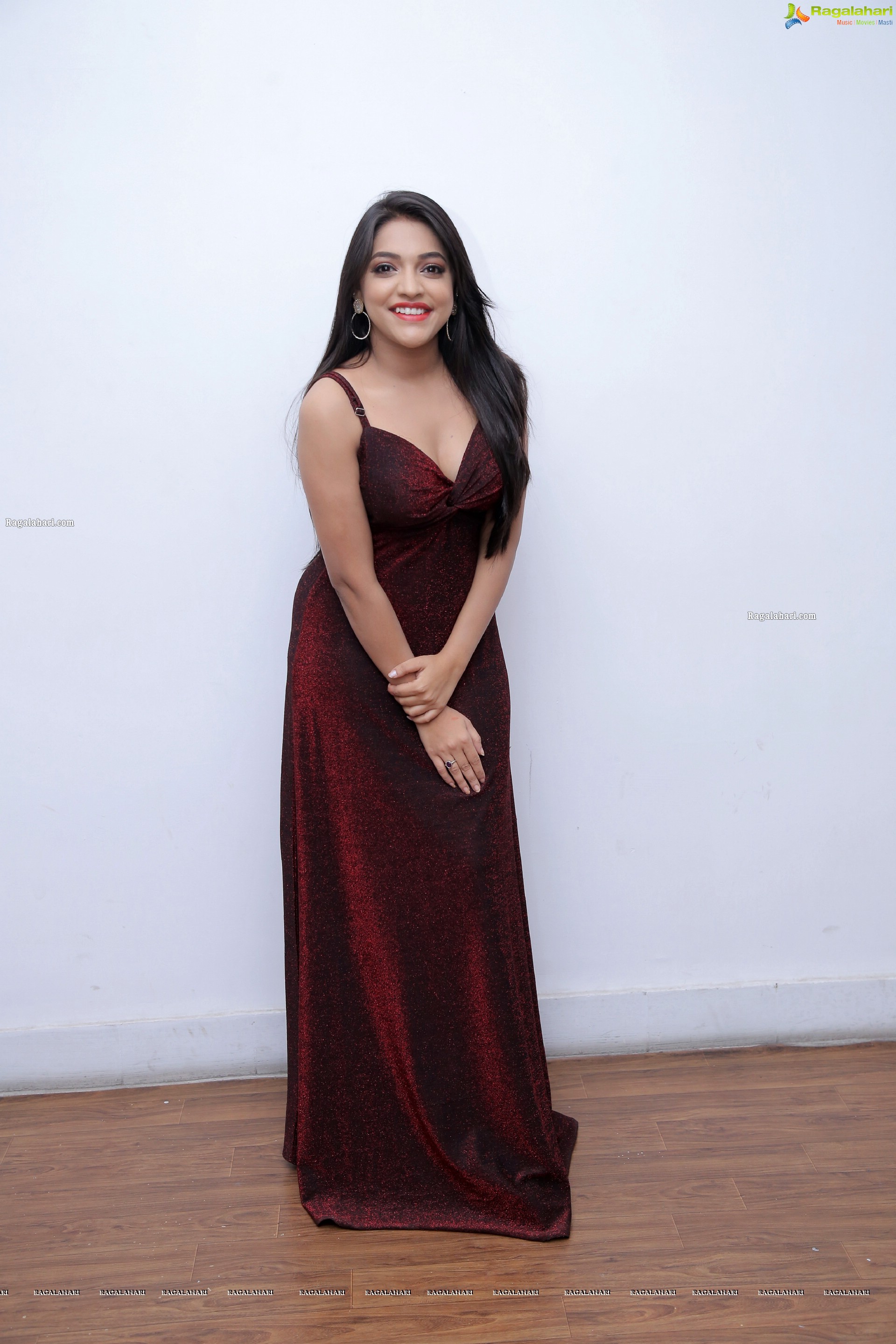 Ishwarya Vullingala at Hi Life Exhibition Curtain Raiser, HD Photo Gallery