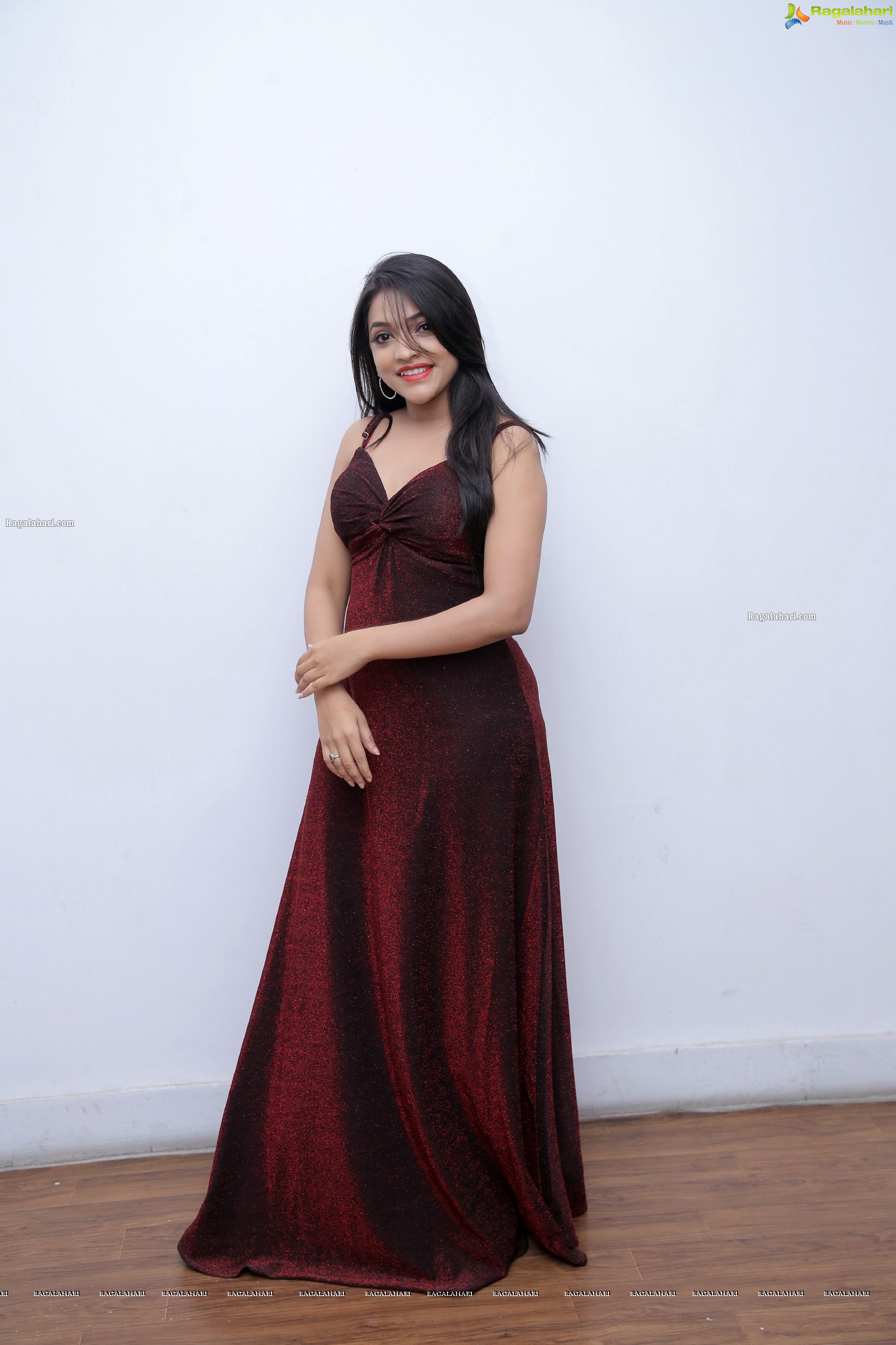 Ishwarya Vullingala at Hi Life Exhibition Curtain Raiser, HD Photo Gallery