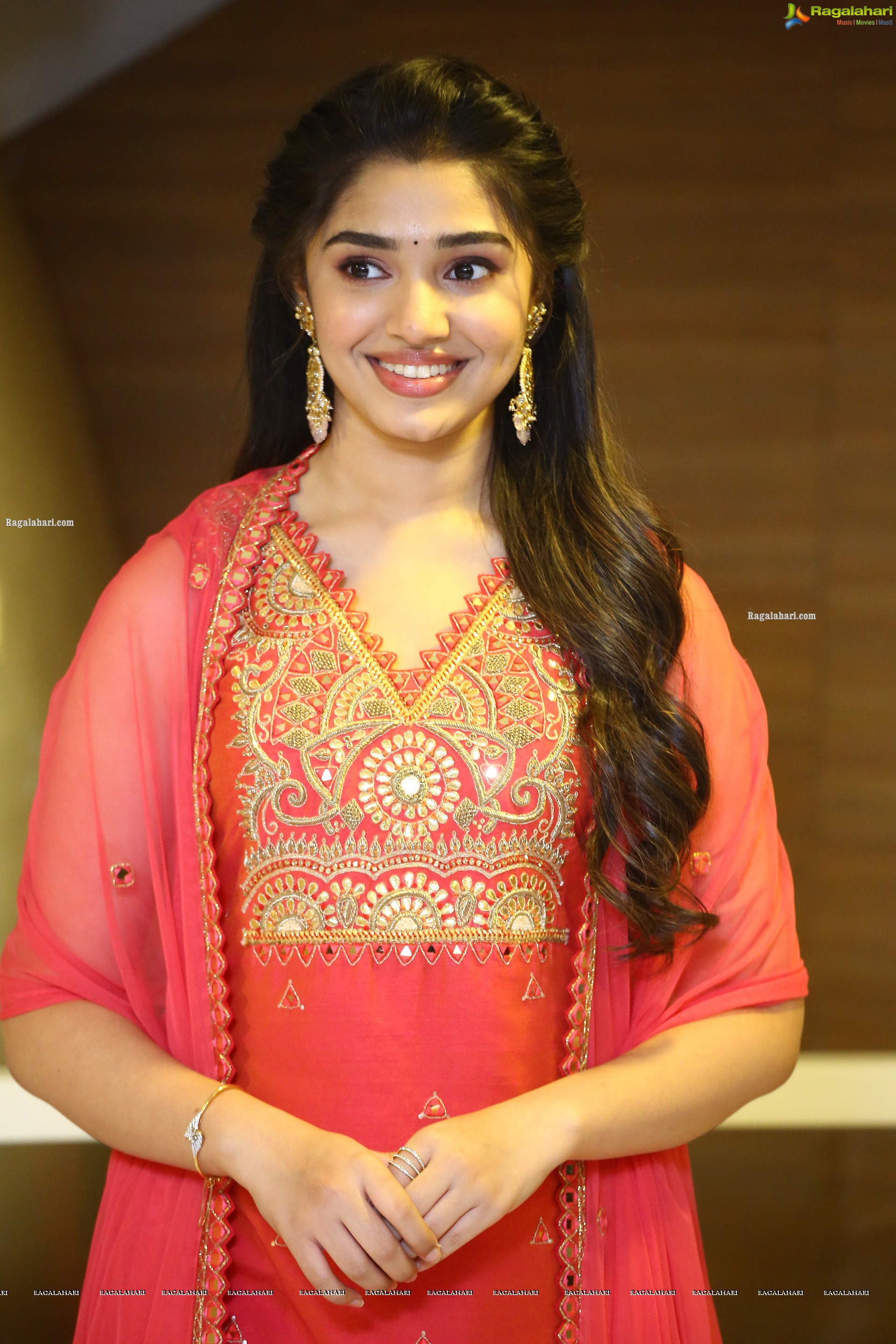 Krithi Shetty at Aa Ammayi Gurinchi Meeku Cheppali First Look Launch, HD Photo Gallery