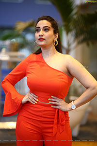 Anchor Manjusha at Aa Ammayi Gurinchi Meeku Cheppali Event