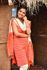 Nandhini Reddy at Seetharamapuramlo Movie Location