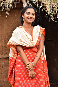Nandhini Reddy at Seetharamapuramlo Movie Location