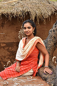 Nandhini Reddy at Seetharamapuramlo Movie Location