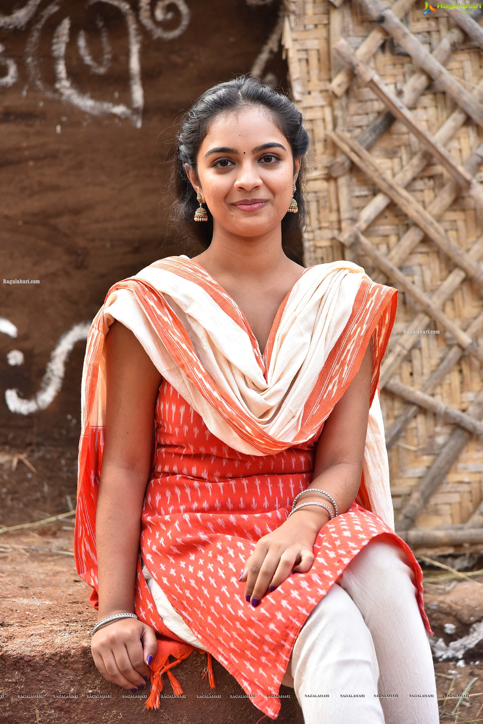 Nandhini Reddy at Seetharamapuramlo Movie Location, HD Stills