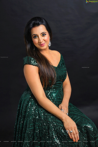 Sanjjanaa Galrani In Emerald Green Dress