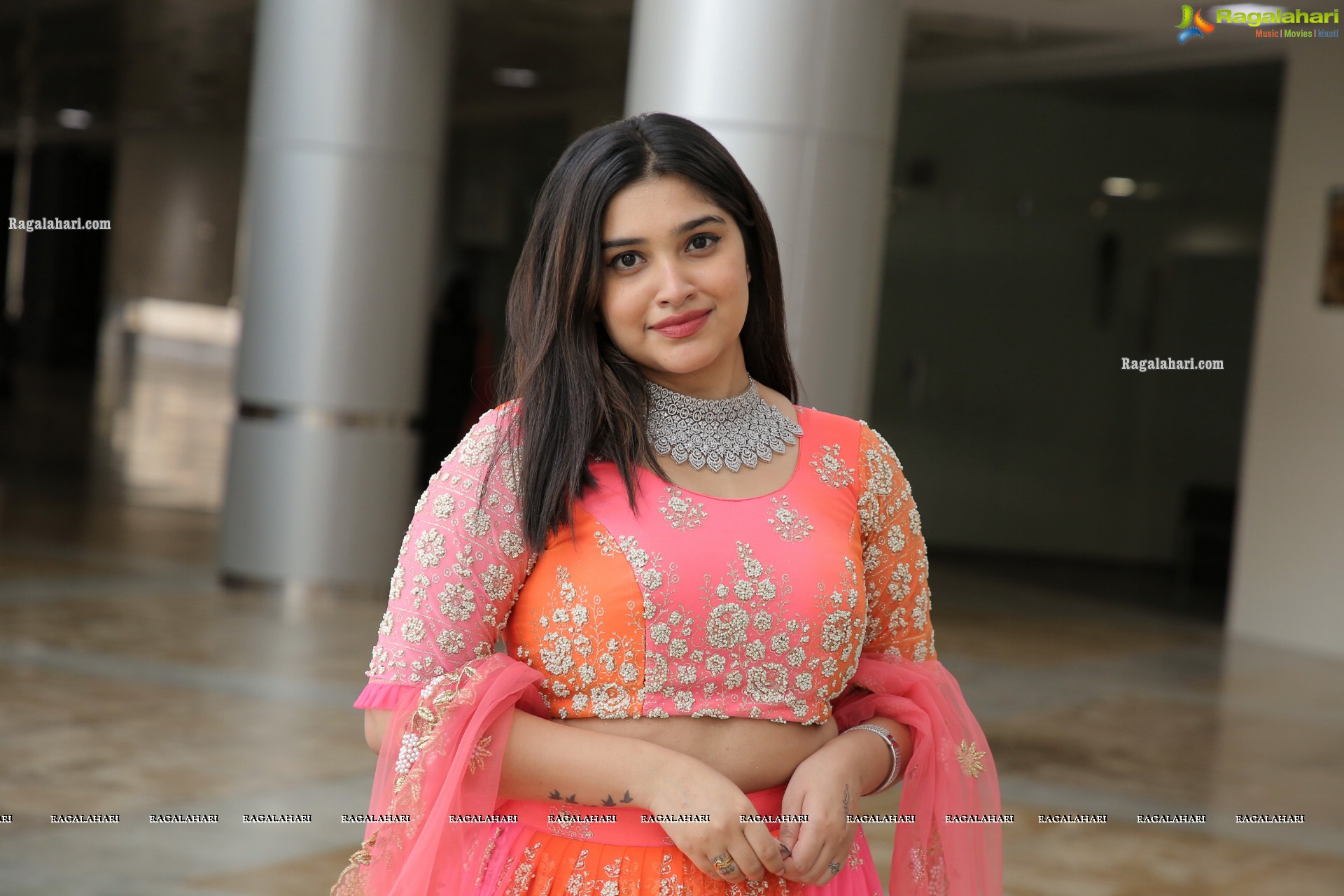 Suzanne Sharon Latest Photoshoot Stills, HD Photo Gallery