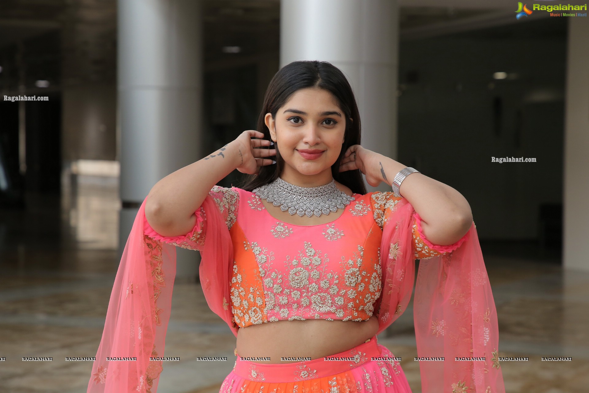 Suzanne Sharon Latest Photoshoot Stills, HD Photo Gallery