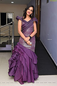 Tamanna Vyas at Veyi Shubhamulu Kalugu Neeku Press Meet