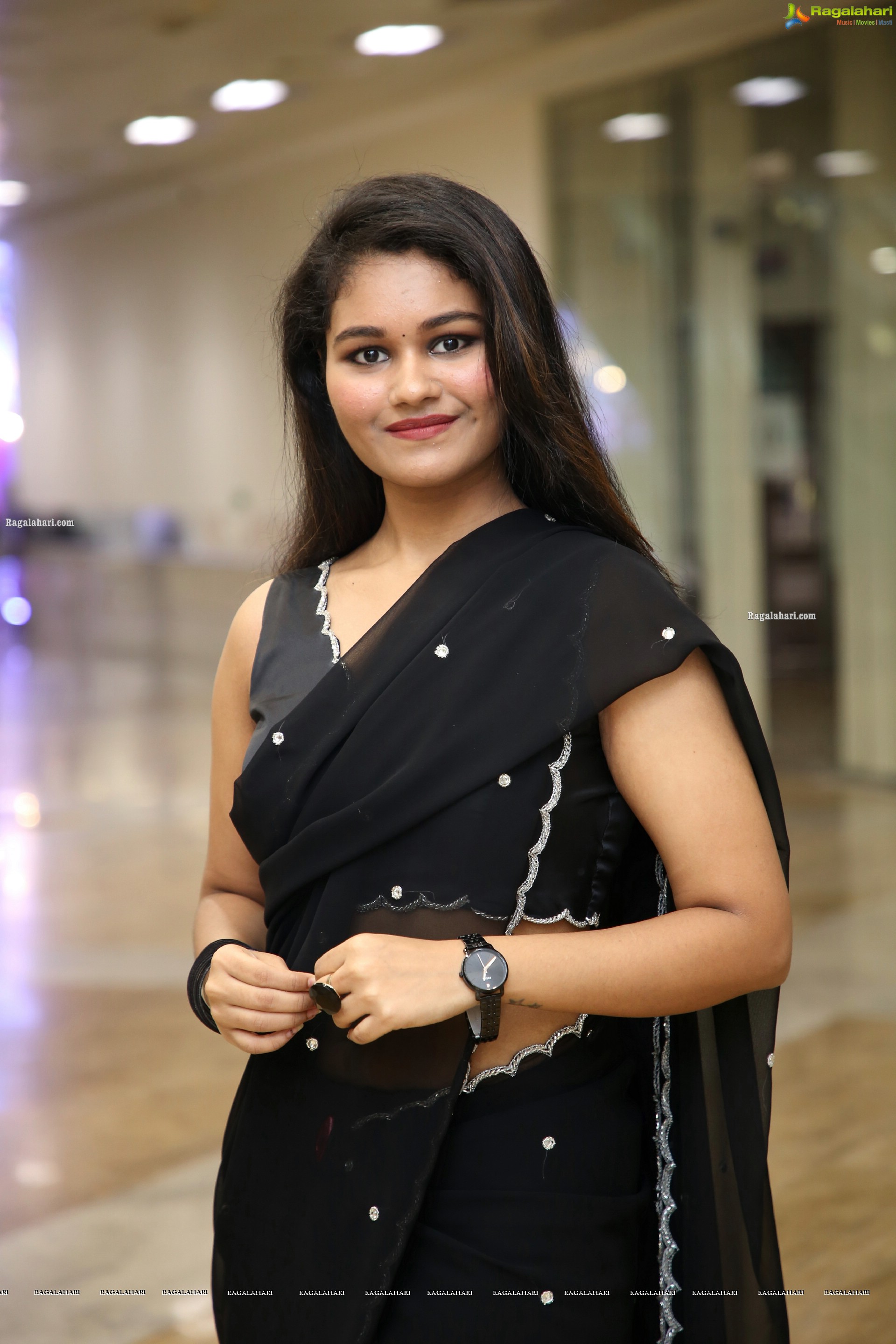 Yashaswi Shetty in Beautiful Black Saree, HD Photo Gallery