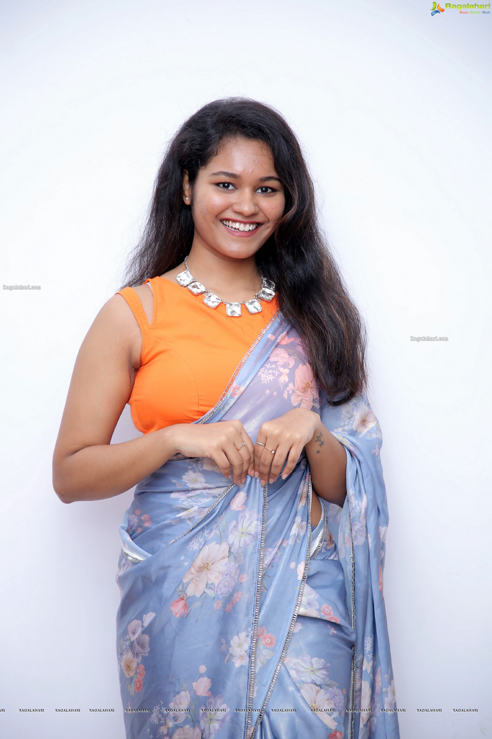 Yashaswi Shetty in Blue Floral Saree, HD Photo Gallery