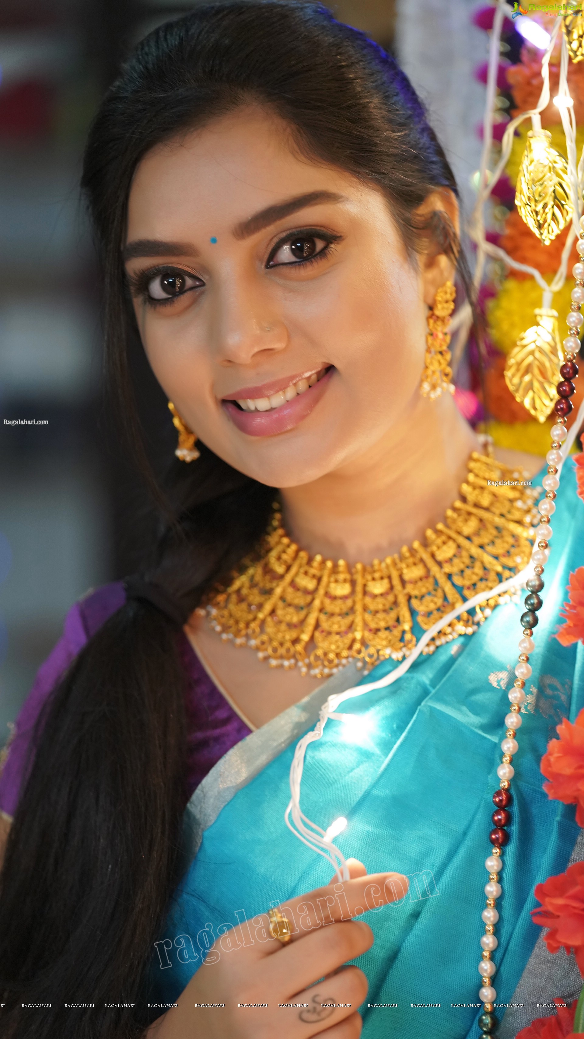 Aadhya Paruchuri in Traditional Saree, Exclusive Photoshoot