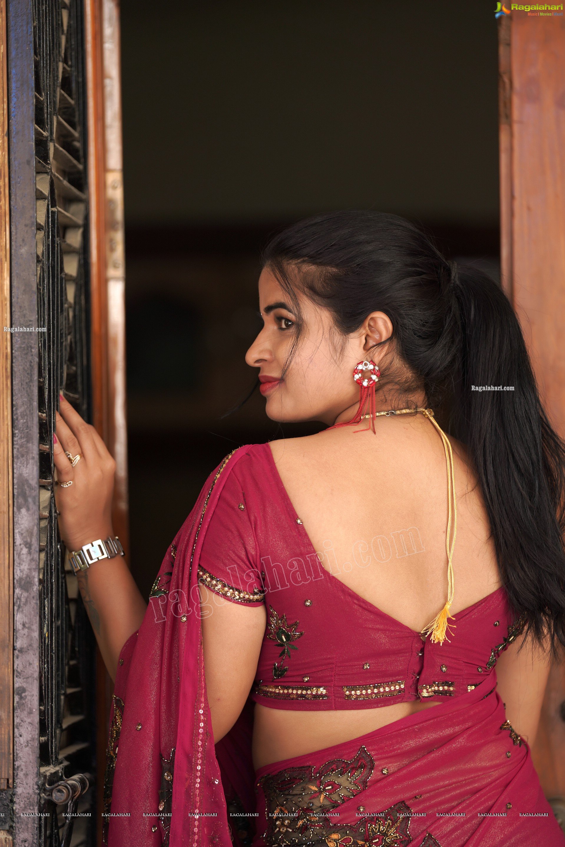Anusha Venugopal in Pink Saree, Exclusive Photoshoot
