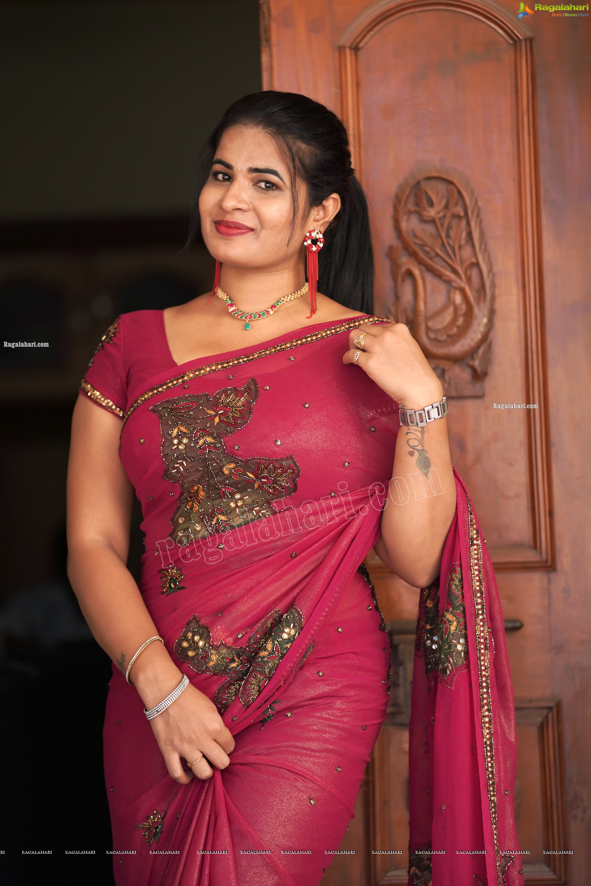 Anusha Venugopal in Pink Saree, Exclusive Photoshoot