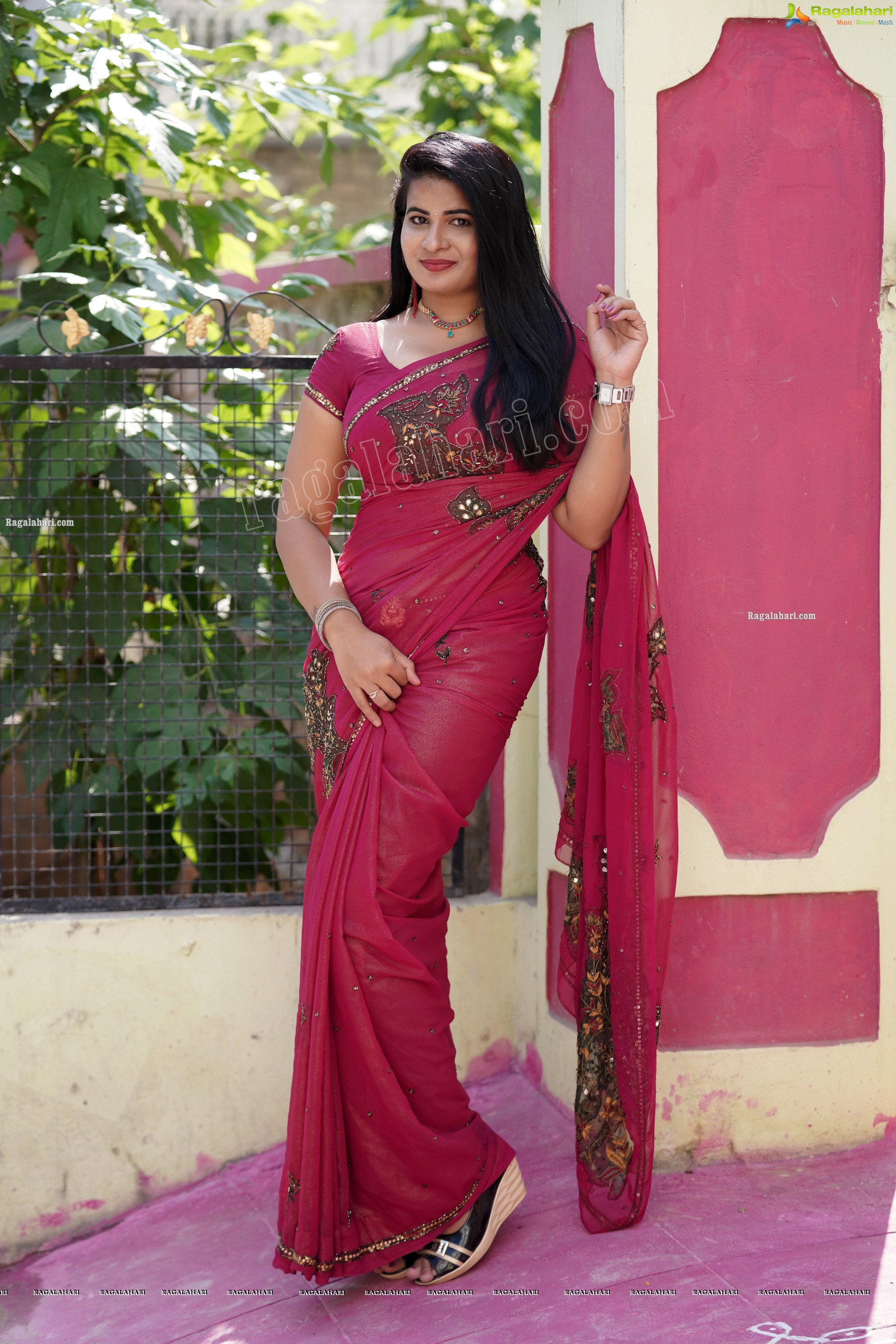 Anusha Venugopal in Pink Saree, Exclusive Photoshoot