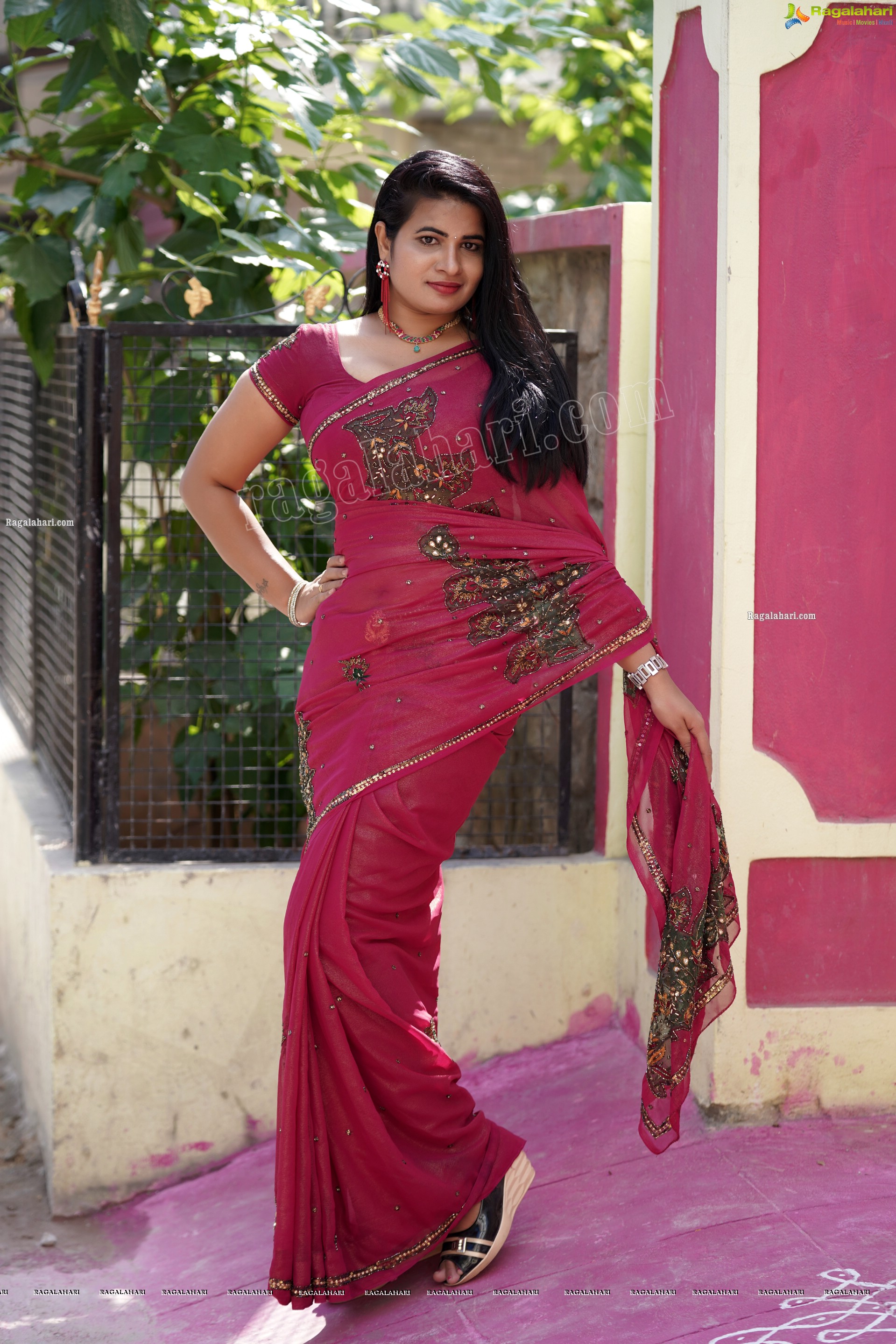 Anusha Venugopal in Pink Saree, Exclusive Photoshoot