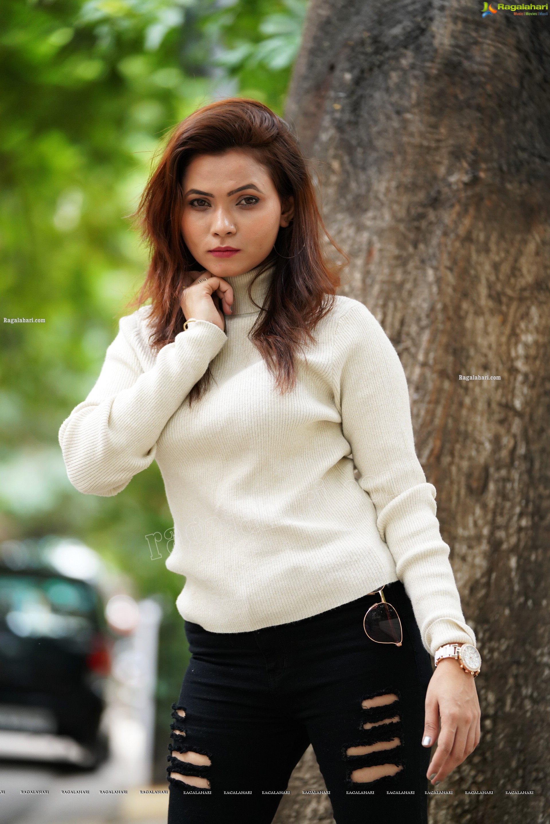 Pranita Waghchoure in White Ribbed Turtle-Neck Pullover and Black Ripped Jeans, Exclusive Photoshoot