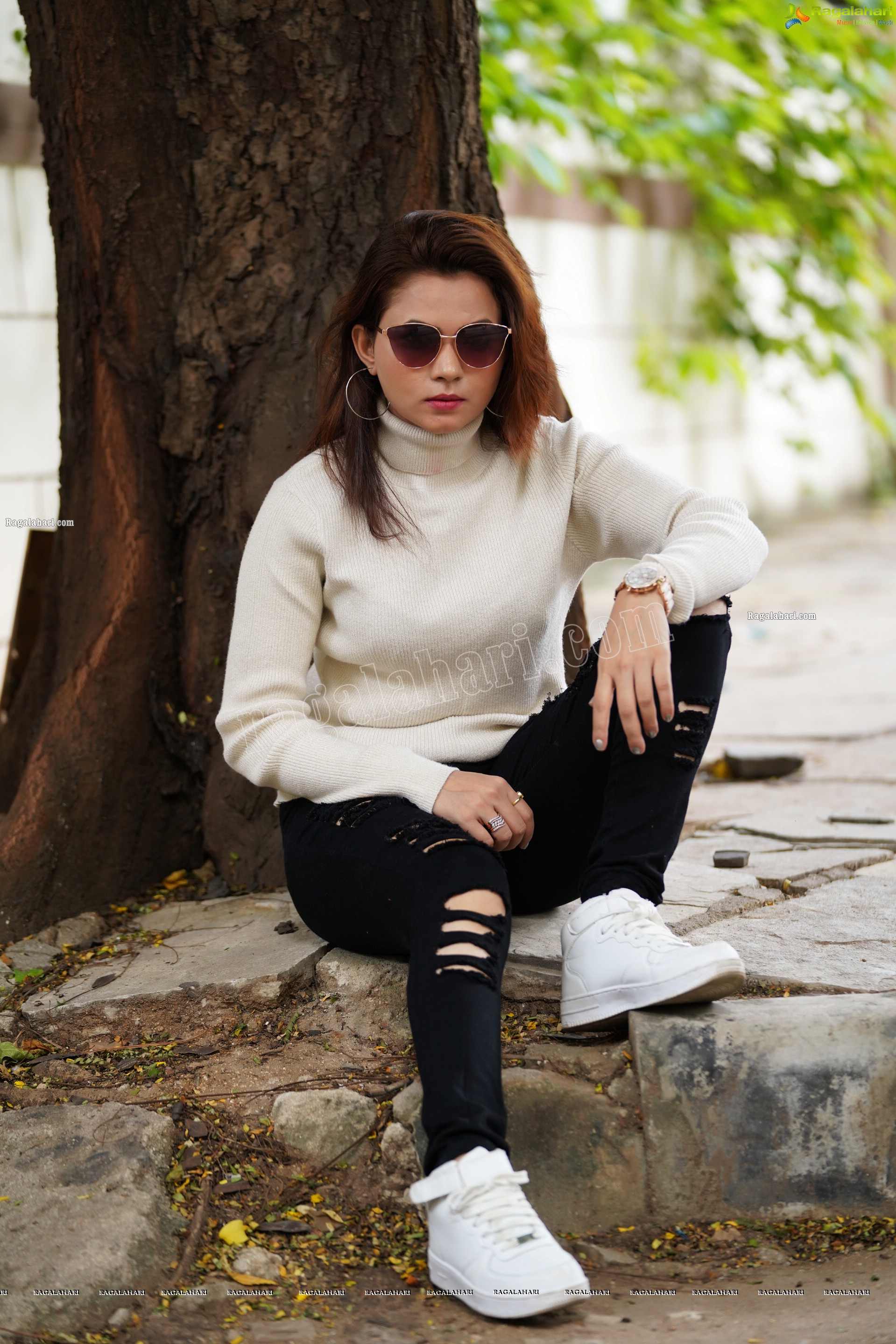 Pranita Waghchoure in White Ribbed Turtle-Neck Pullover and Black Ripped Jeans, Exclusive Photoshoot